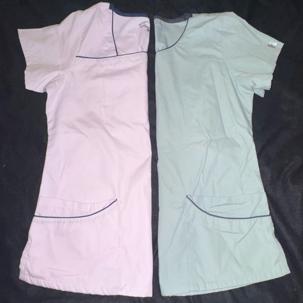 2 Feminine ButterSoft Scrub Tops.
Pink/ Mint Green. Lightweight, soft and comfy.